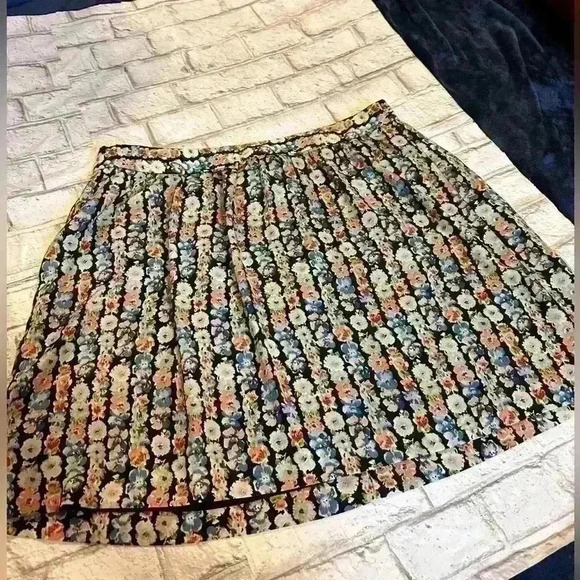 J. Crew Dresses & Skirts - Women’s J Crew Mercantile Black Floral Above the Knee Skirt Size 12